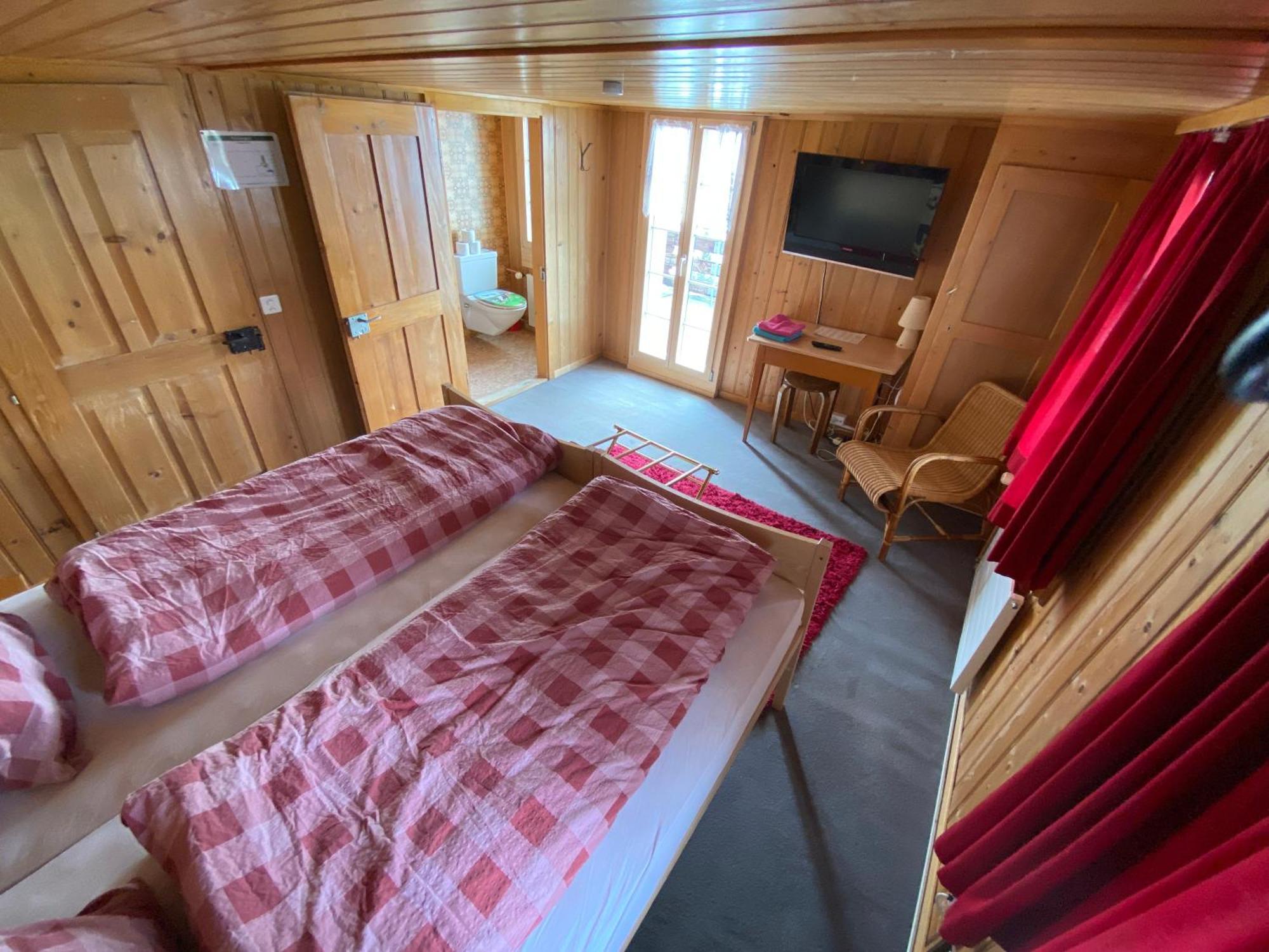 Rigi-Burggeist Alpine Guesthouse Gersau Oda fotoğraf